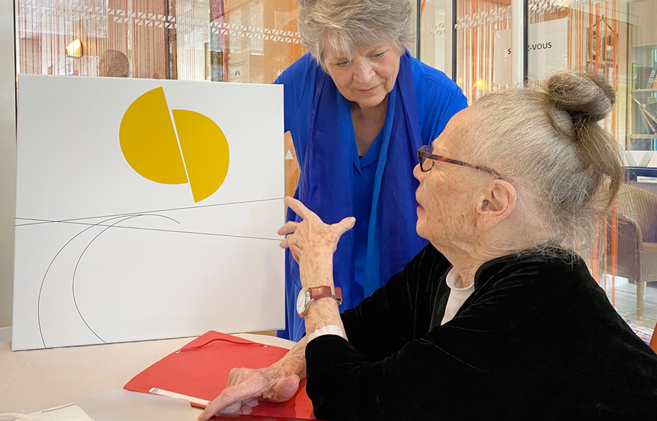 Die Galeristin und die Künstlerin im Gespräch